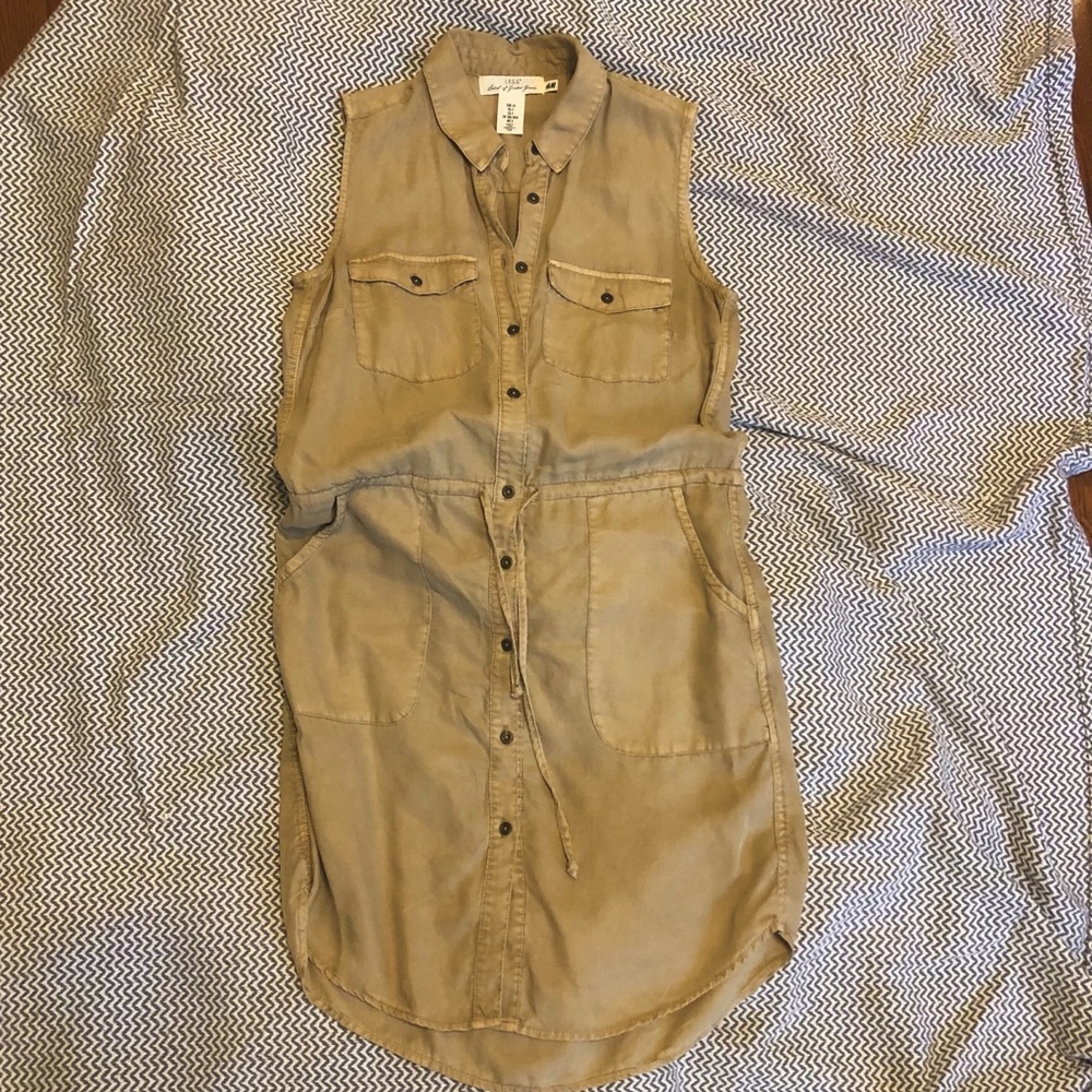 Khaki sleeveless dress!